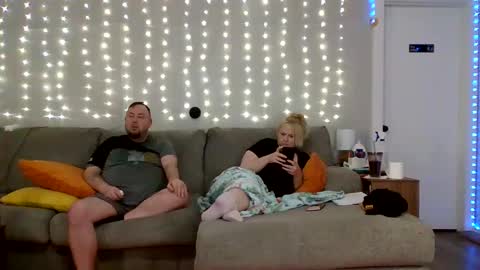 Snapshot of victoriaandjesse chatting on March 5, 2025, 7:27 am Victoria and Jesse online show from March 5, 2025, 7:27 am