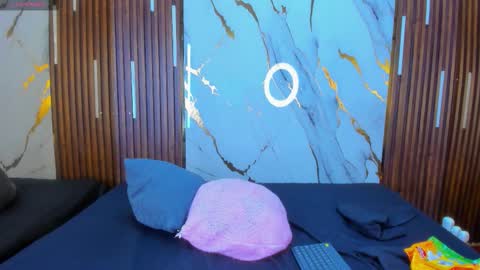 Victoria  online show from October 15, 2025, 8:53 pm