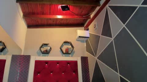 Victoria  online show from March 22, 2026, 9:07 pm