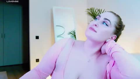 Miss V online show from January 7, 2026, 7:49 pm