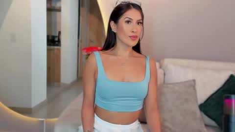 Vcitoria online show from February 26, 2025, 4:25 am