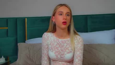 Snapshot of victoriahopson chatting on September 18, 2025, 6:54 pm Victoria online show from September 18, 2025, 6:54 pm