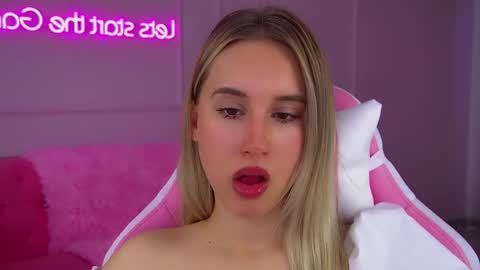 Snapshot of victoriahopson chatting on September 27, 2025, 6:51 am Victoria online show from September 27, 2025, 6:51 am