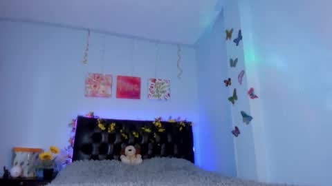 Victoria Larson - Independient Model online show from October 10, 2025, 2:16 pm