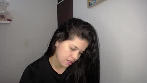 victorialg online show from January 18, 2026, 8:23 pm