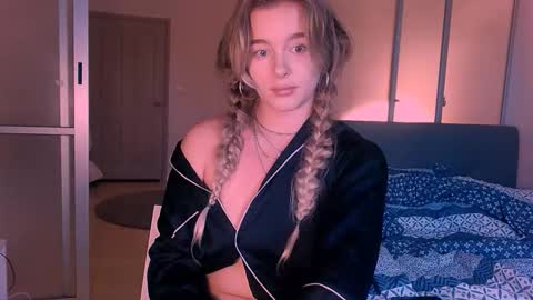 Eva and Victor online show from October 7, 2025, 10:56 am