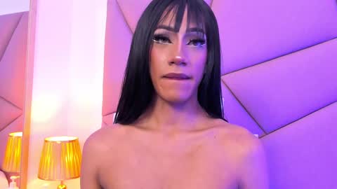 Snapshot of victoriaross1 chatting on February 17, 2025, 3:15 am VictoriaRoss online show from February 17, 2025, 3:15 am