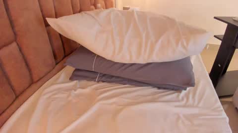 Victoria  online show from March 8, 2025, 4:50 pm