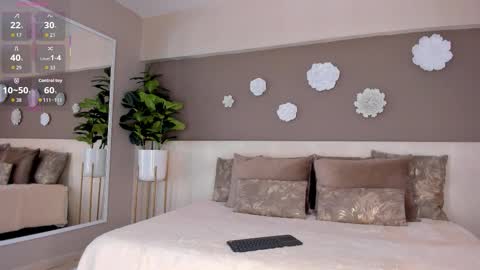 Victoria Shelby  online show from February 20, 2026, 11:43 am