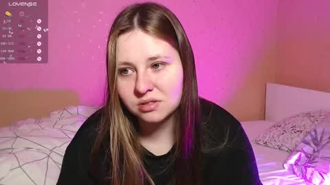 victoriassecrets_ online show from March 4, 2025, 1:28 pm