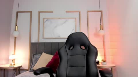 Victoria Vixen online show from April 13, 2026, 11:43 pm