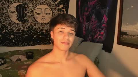 Snapshot of victorino_jhonson chatting on January 3, 2025, 2:43 am Victorino Jhonson online show from January 3, 2025, 2:43 am