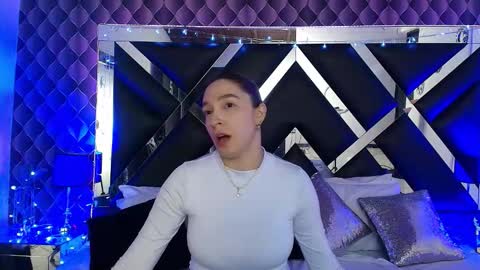 victtoria lee online show from February 2, 2026, 7:01 pm