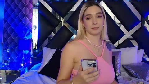 Snapshot of victtoria_lee chatting on May 15, 2026, 11:45 pm victtoria lee online show from May 15, 2026, 11:45 pm