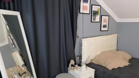 Eva online show from March 27, 2026, 12:16 pm