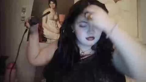 viennavisabelle online show from November 17, 2025, 5:13 am