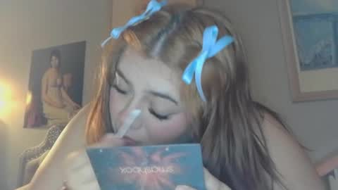 Snapshot of viennavisabelle chatting on April 24, 2026, 5:43 am viennavisabelle online show from April 24, 2026, 5:43 am