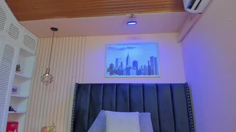 Viiolett online show from January 23, 2025, 7:29 pm