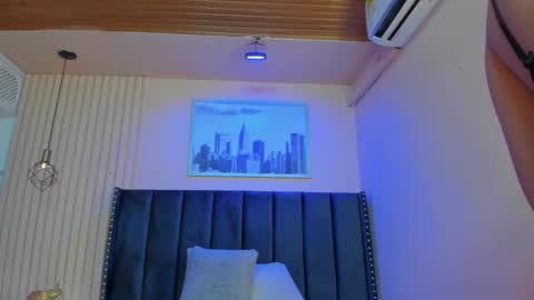 Viiolett online show from January 25, 2025, 8:00 pm