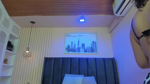 Viiolett online show from February 7, 2026, 8:12 pm