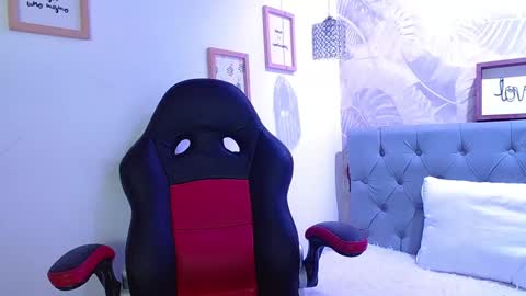 viioleta online show from February 4, 2025, 6:27 pm