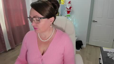 Ukrainian-woman online show from December 3, 2024, 3:33 pm