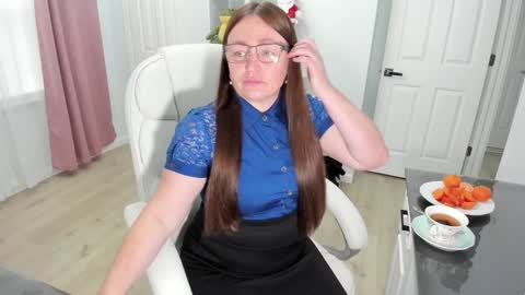 Ukrainian-woman online show from December 16, 2024, 3:11 pm