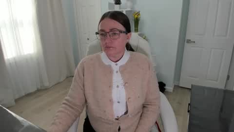 Ukrainian-woman online show from March 10, 2025, 5:39 pm