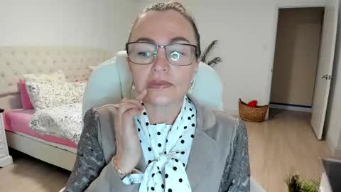Ukrainian-woman online show from September 26, 2025, 11:25 am
