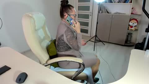 Ukrainian-woman online show from November 25, 2025, 11:32 am