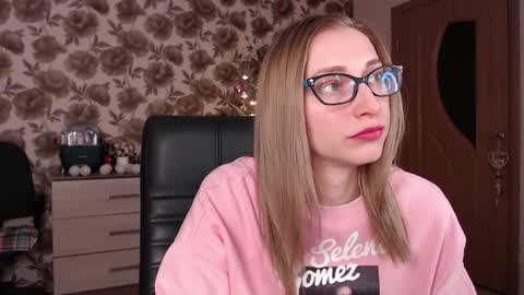 Snapshot of vikaericka chatting on December 23, 2024, 5:00 pm Vika online show from December 23, 2024, 5:00 pm