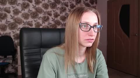 Snapshot of vikaericka chatting on February 2, 2025, 2:48 am Vika online show from February 2, 2025, 2:48 am