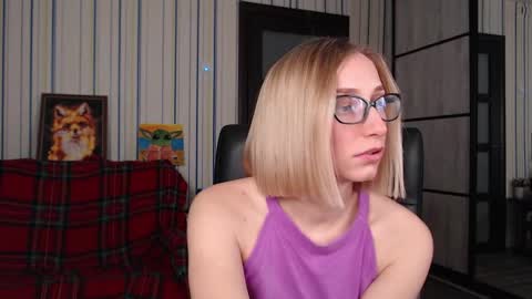 Snapshot of vikaericka chatting on November 15, 2025, 12:30 am Vika online show from November 15, 2025, 12:30 am