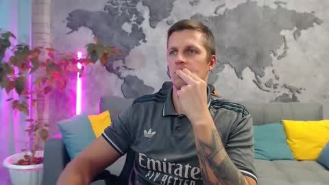 vikingchrisss online show from November 12, 2025, 10:48 am