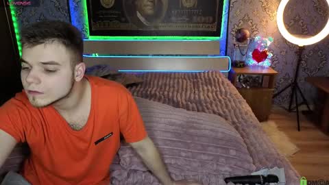 Snapshot of vikki_and_george chatting on March 12, 2025, 10:07 pm vikki and george online show from March 12, 2025, 10:07 pm