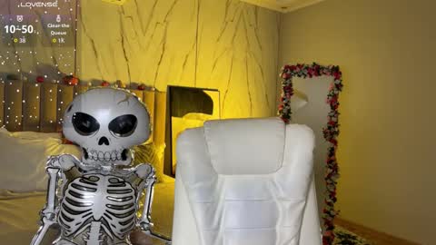 Vikky online show from October 28, 2025, 12:47 am