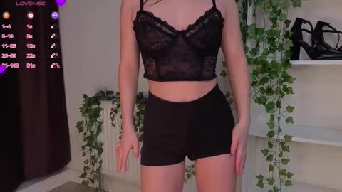 Snapshot of viksinite chatting on March 3, 2026, 7:31 pm Vixi online show from March 3, 2026, 7:31 pm