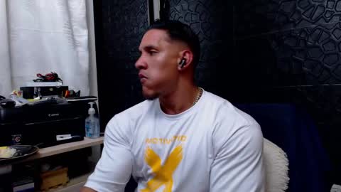 Viktor Herrera online show from February 6, 2025, 2:44 am