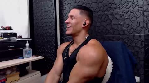 Viktor Herrera online show from February 14, 2025, 6:40 pm