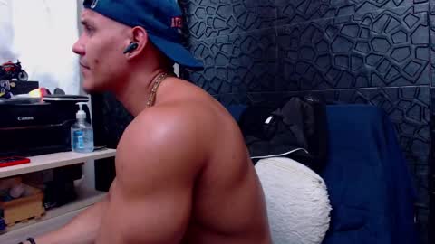 Viktor Herrera online show from March 9, 2025, 6:21 pm