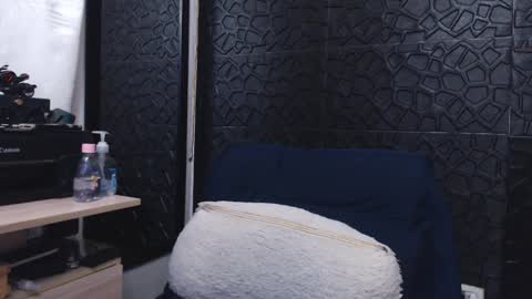 Viktor Herrera online show from October 3, 2025, 5:32 pm