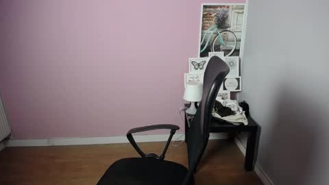 Snapshot of viktoria_lovely chatting on December 3, 2024, 6:15 am viktoria_lovely online show from December 3, 2024, 6:15 am