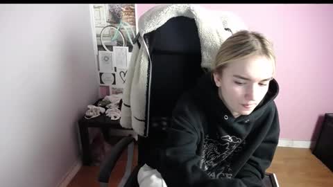 viktoria_lovely online show from December 23, 2025, 6:55 am