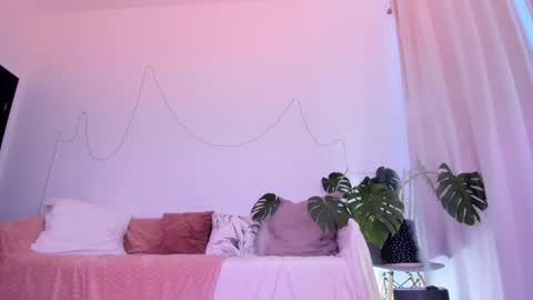 Vikky online show from February 2, 2025, 9:19 am