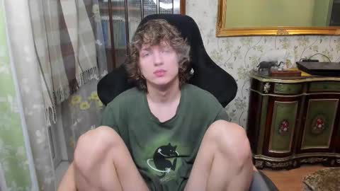 Snapshot of vince__dice chatting on February 15, 2026, 2:52 am Dimoooooon online show from February 15, 2026, 2:52 am