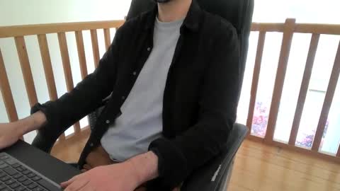 Vince online show from October 31, 2025, 3:02 pm