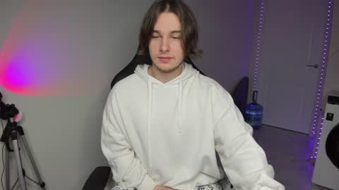 Vincent Strong online show from December 10, 2024, 7:58 am