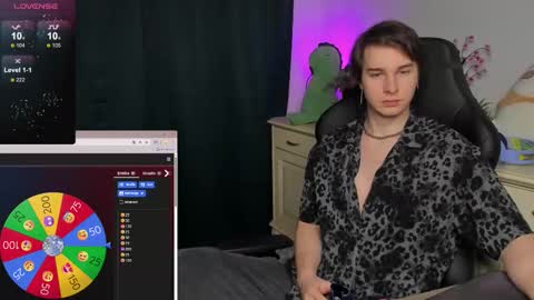 Vincent Strong online show from November 9, 2025, 8:23 am