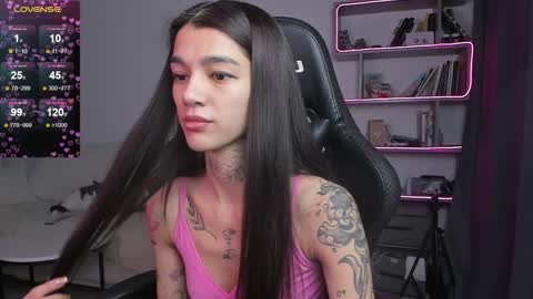 vinkitinkii online show from January 8, 2025, 7:03 am