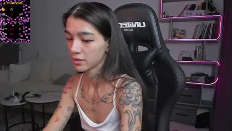 vinkitinkii online show from January 19, 2025, 9:55 am